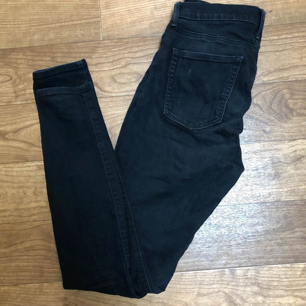 GAP black stretch skinny jeans. Size 28 Long!!!